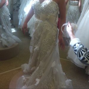 Size 8 jovani wedding dress with head piece